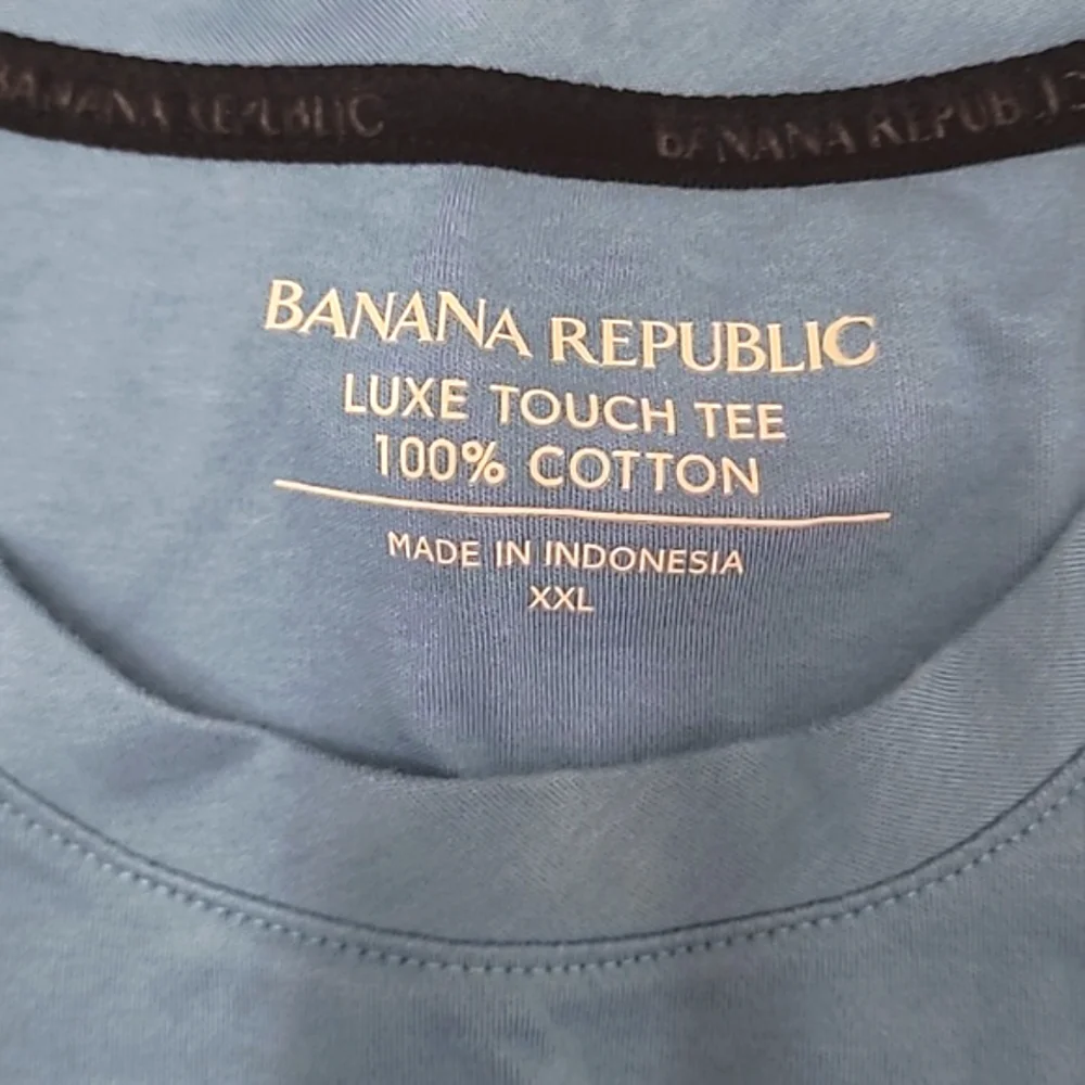Banana Republic Luxe Touch Tee Blue Short Sleeved T-Shirt Crew Neck Relaxed Soft